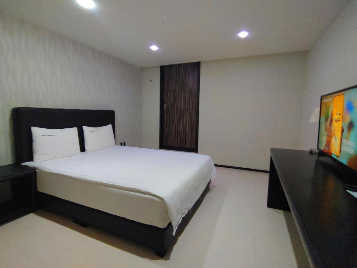 Hotel Rhangju Seogwipo Bagian luar foto