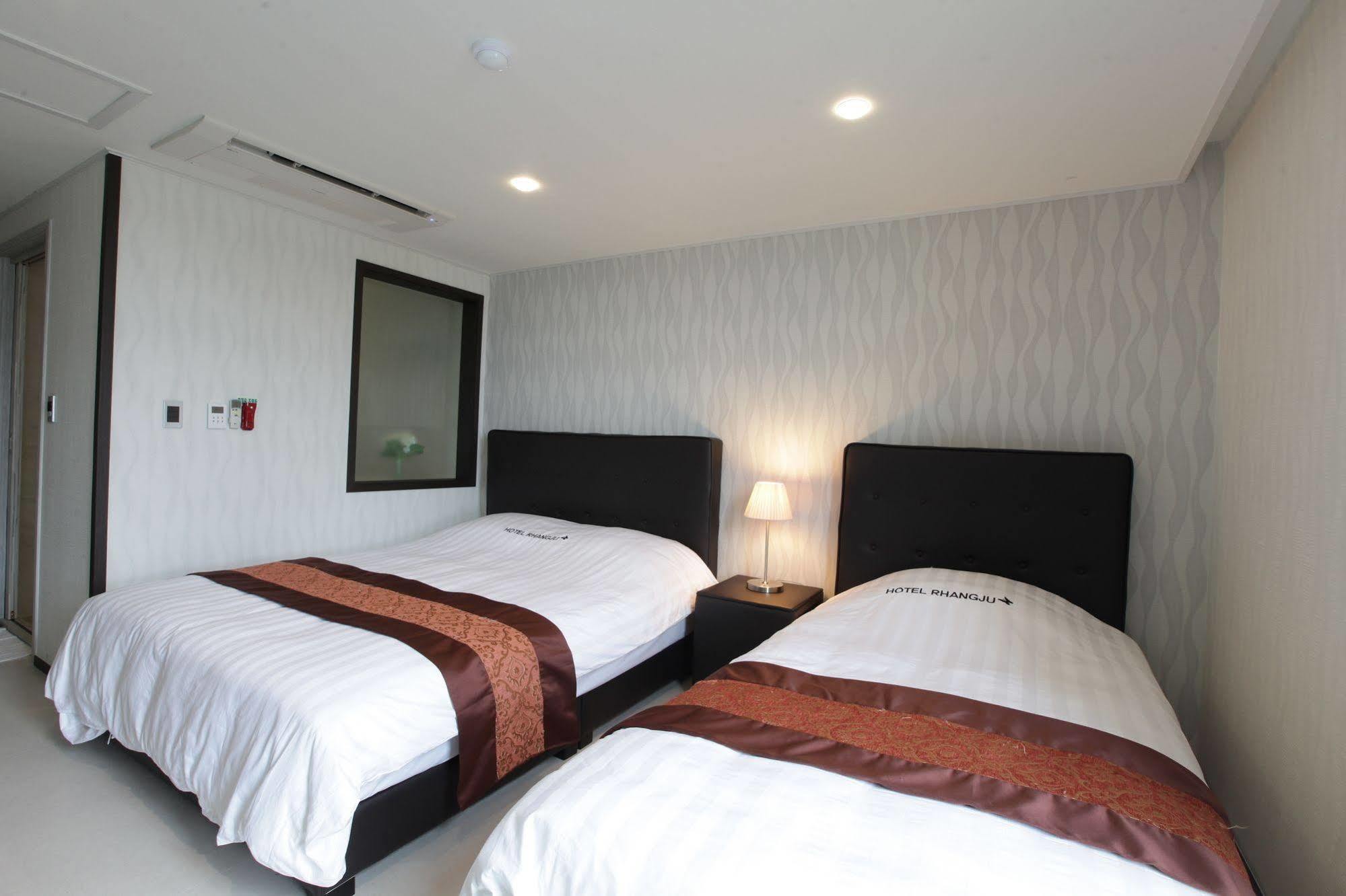 Hotel Rhangju Seogwipo Bagian luar foto